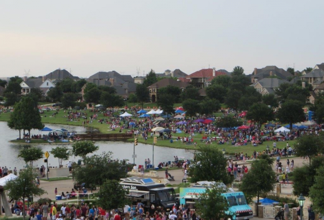 MAKE YOUR JULY 4TH PLANS IN CASTLE HILLS